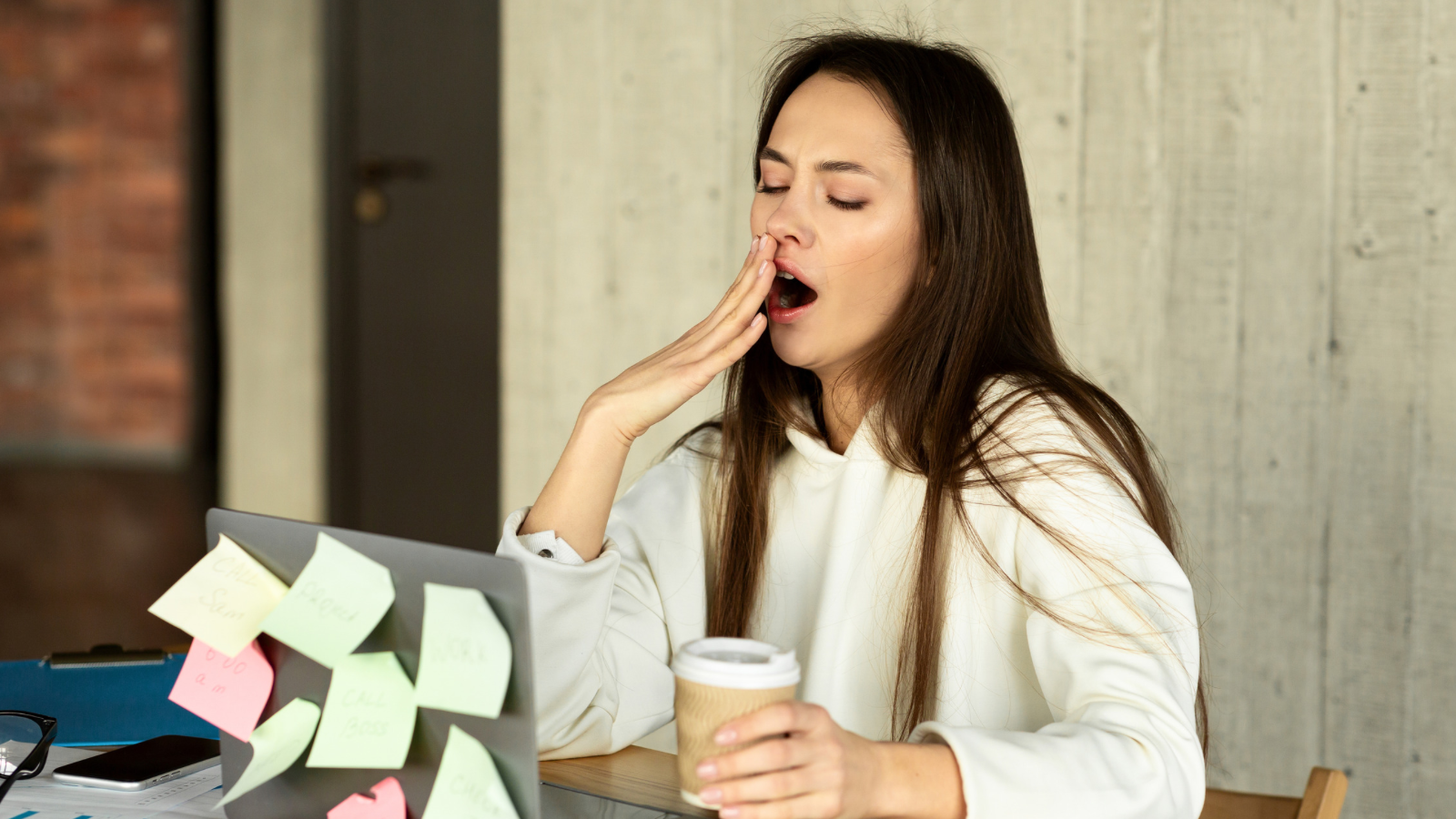 食後に眠気がくる理由